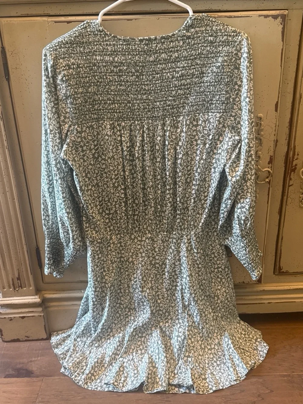 Veronica Beard Light Green Floral V-Neck Mini Dress - Picture 4 of 5